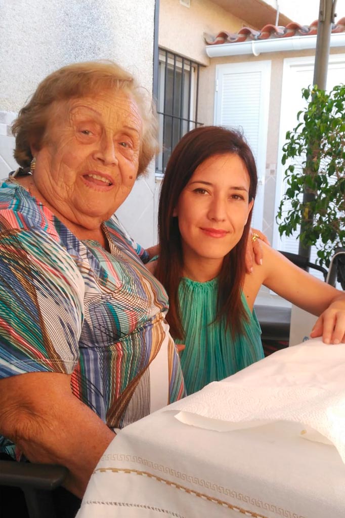 Fotografía con mi abuela Isabel.