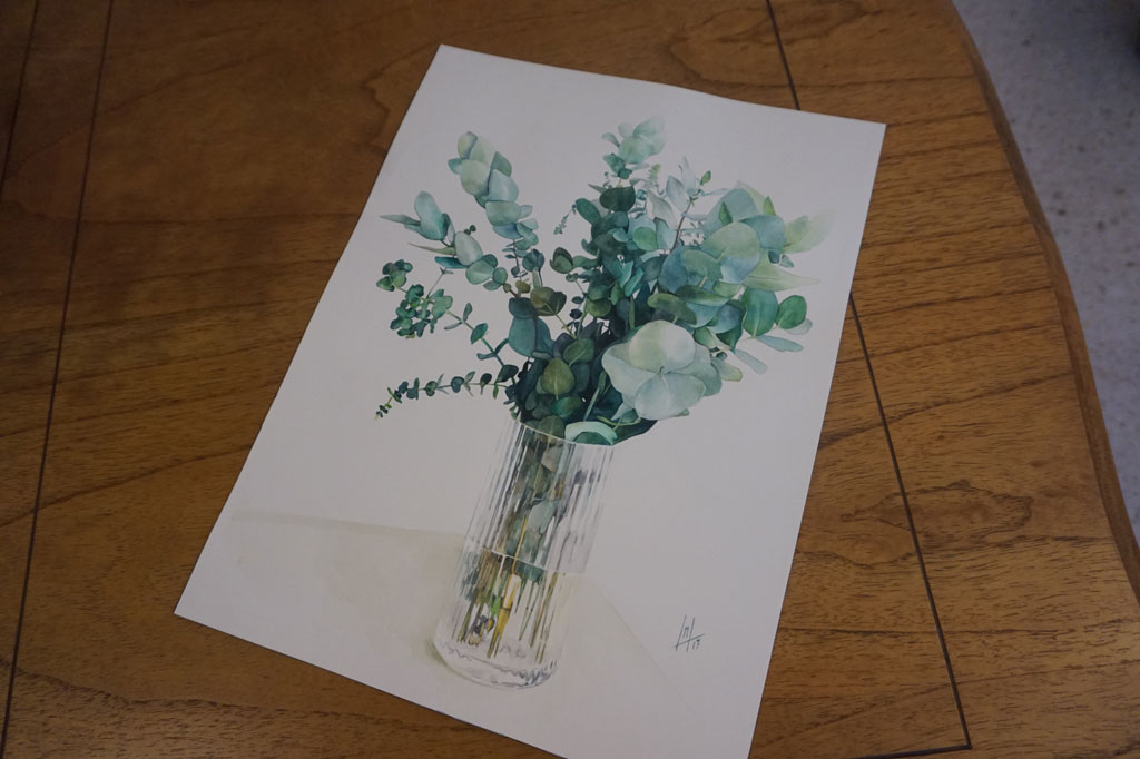 Jarrón con ramas de eucalipto realizado en acuarela por la artista plástica Inma Peña en 2017
