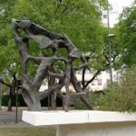 Monumento “Esqueleto de Mar” ubicado en la Plaza de Las Marinas de Jerez de la Frontera