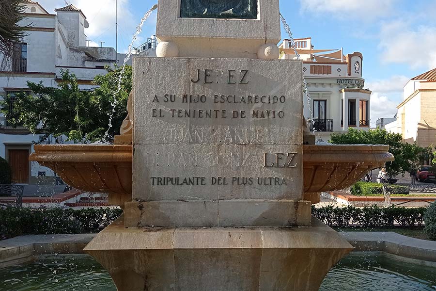 Monumento a Juan Manuel Durán González de la Plaza de las Angustias de Jerez