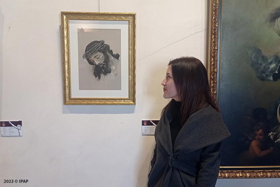 En la Exposición 'Mirad el Árbol de la Cruz' organizada por la Hermandad del Santo Crucifijo de la Salud en Jerez