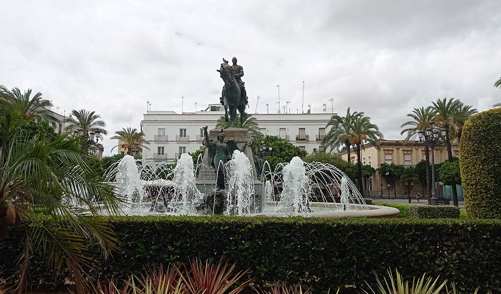 De Benlliure a benlluvia, un monumento pasado por agua