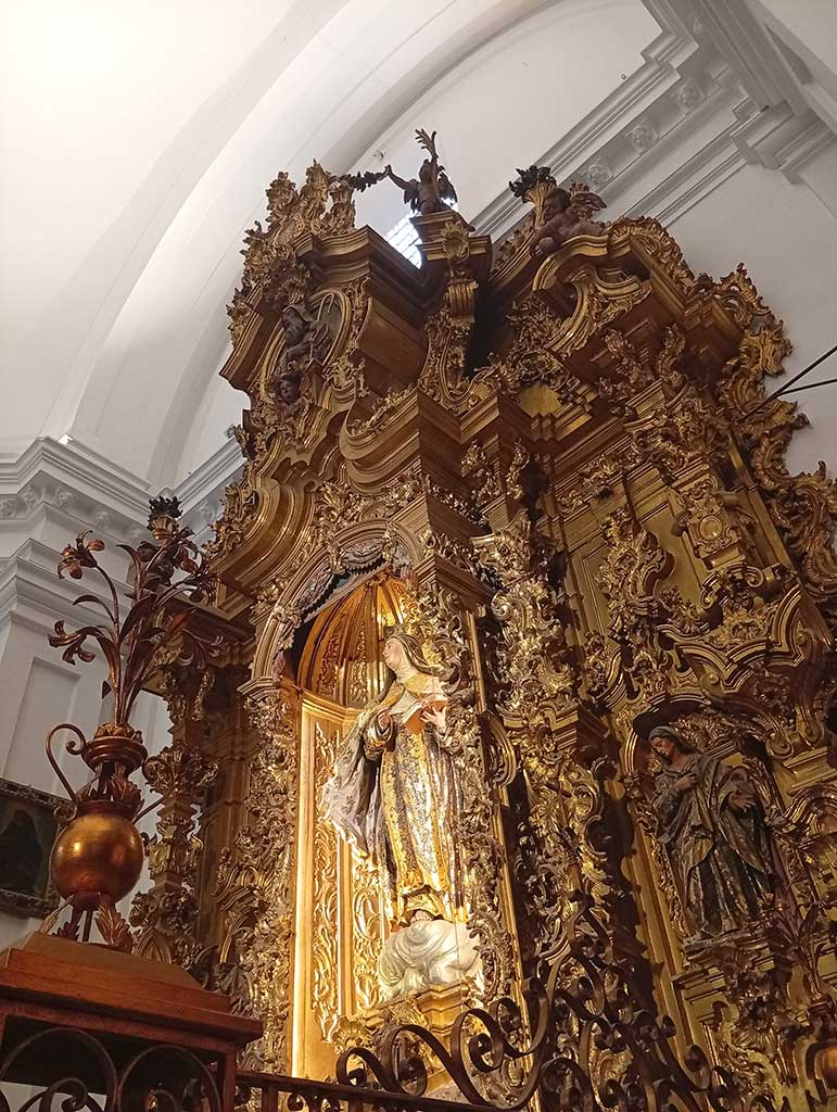 Retablo dedicado a Santa Teresa del Convento de Santa Rosalía de Sevilla